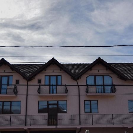 New House Hotel คูร์ตา เด อาร์เจช ภายนอก รูปภาพ