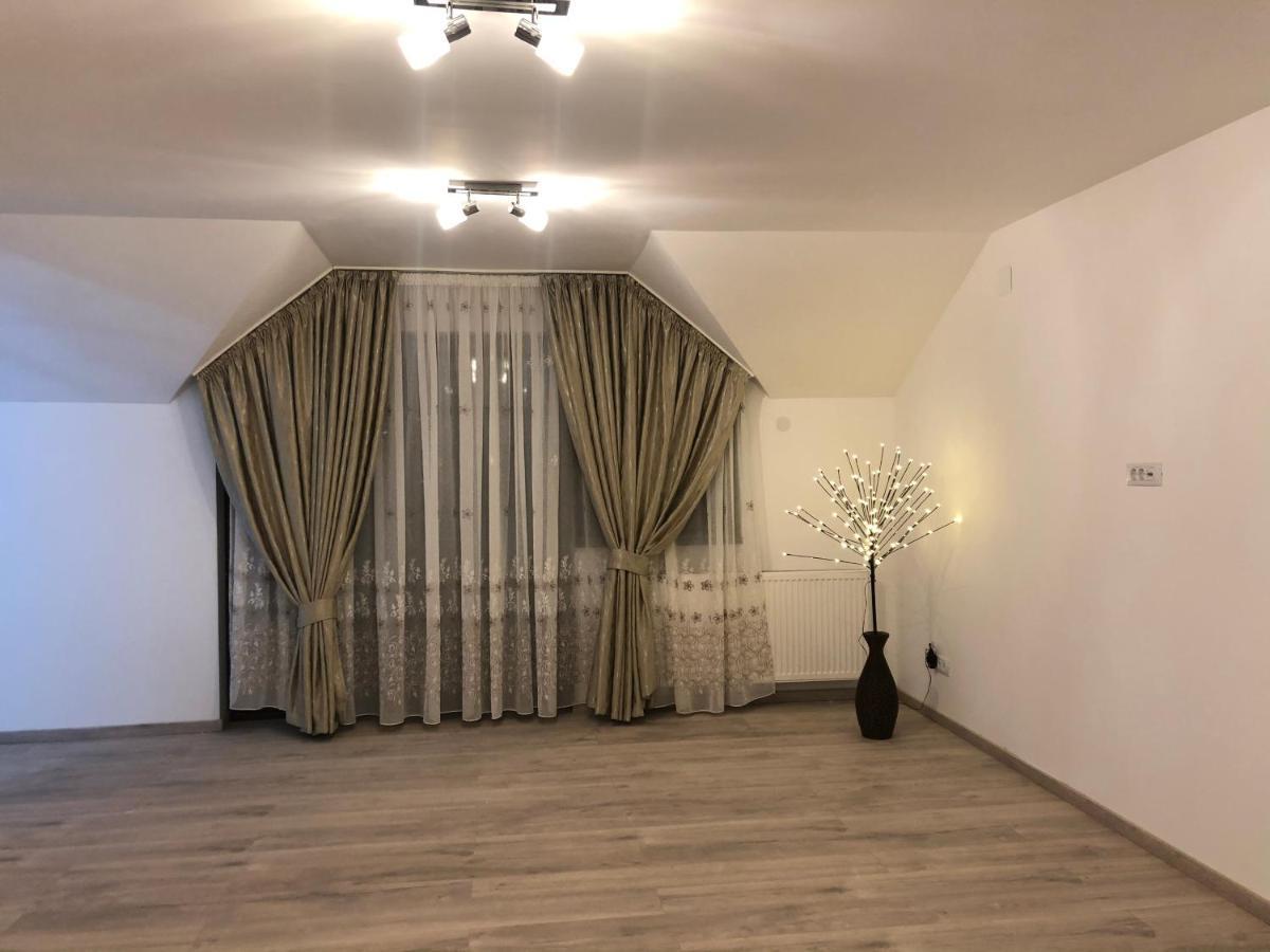 New House Hotel คูร์ตา เด อาร์เจช ภายนอก รูปภาพ