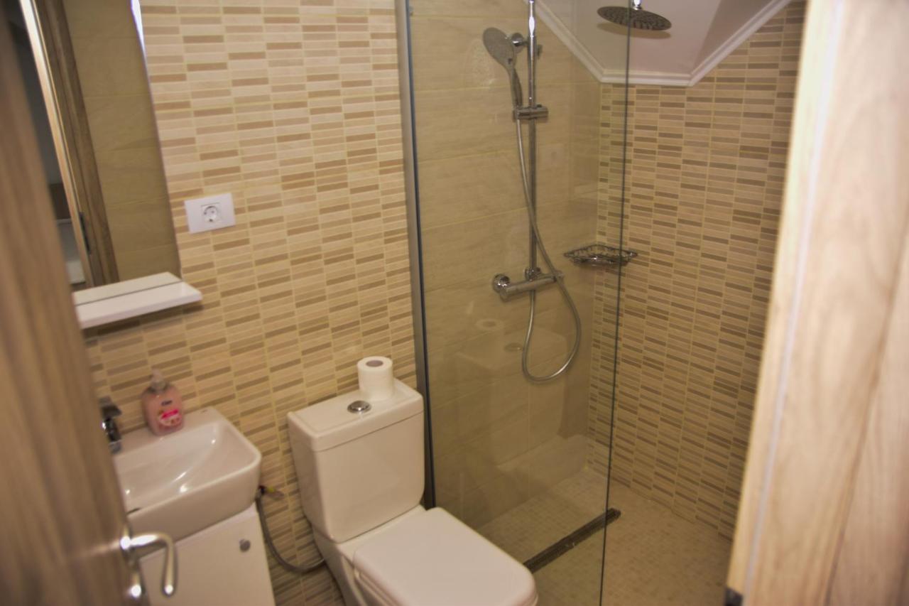 New House Hotel คูร์ตา เด อาร์เจช ภายนอก รูปภาพ