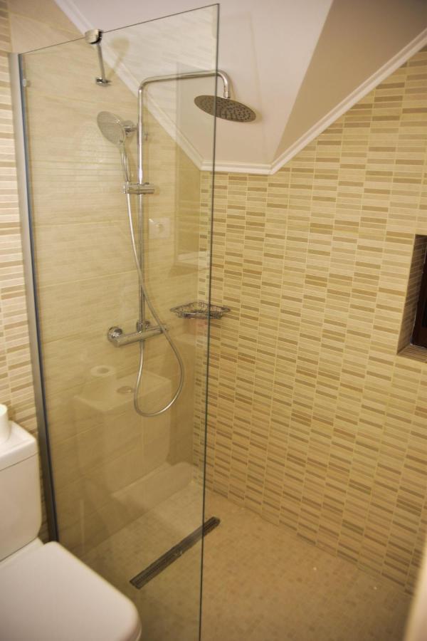 New House Hotel คูร์ตา เด อาร์เจช ภายนอก รูปภาพ