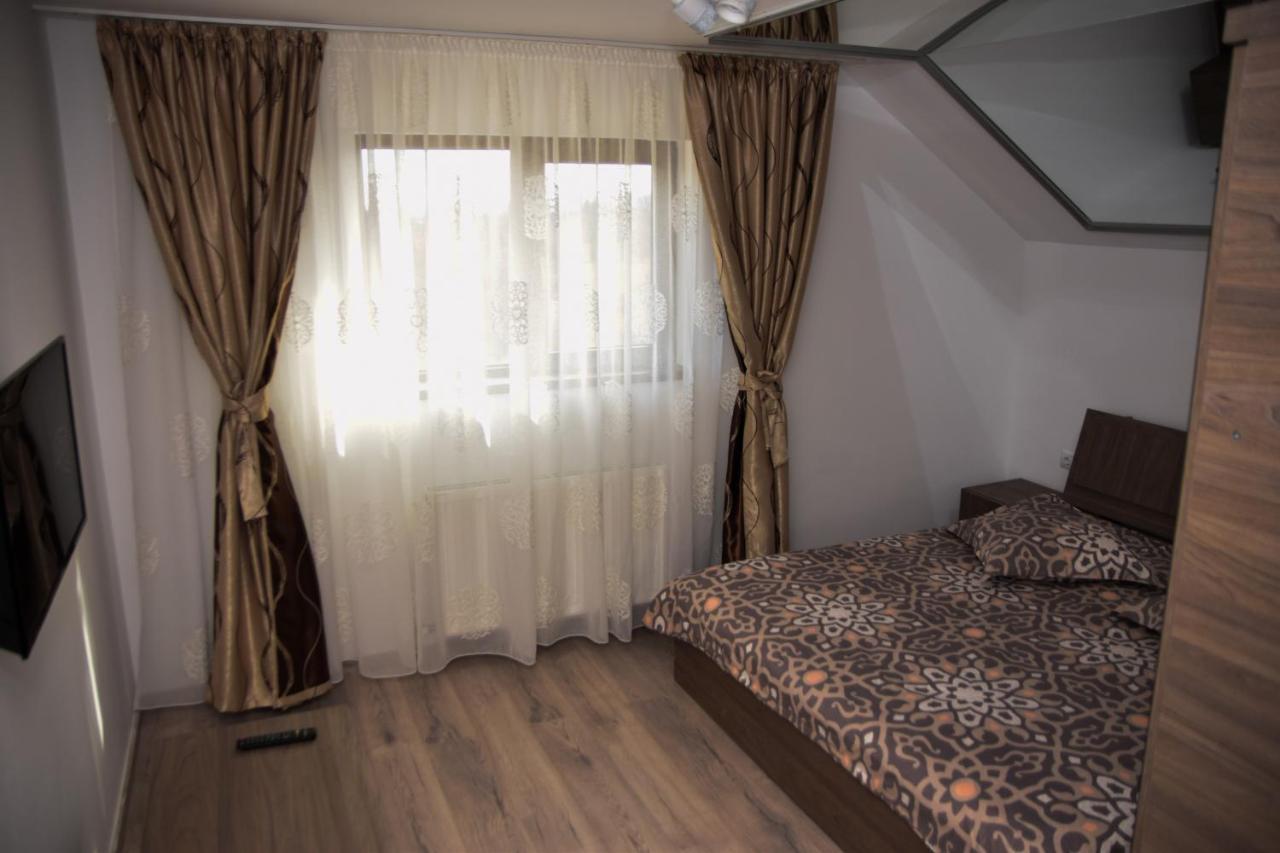 New House Hotel คูร์ตา เด อาร์เจช ภายนอก รูปภาพ