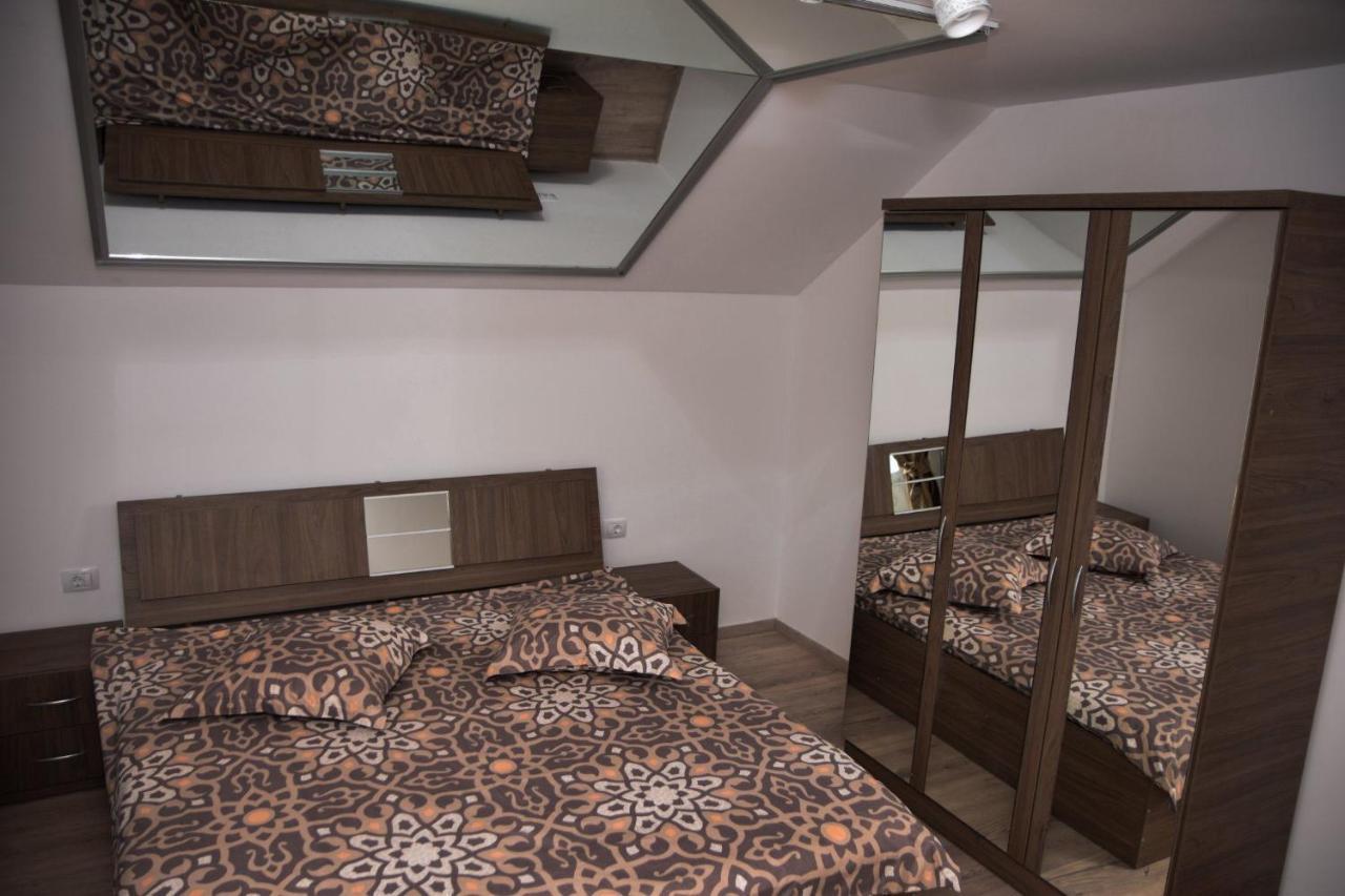 New House Hotel คูร์ตา เด อาร์เจช ภายนอก รูปภาพ